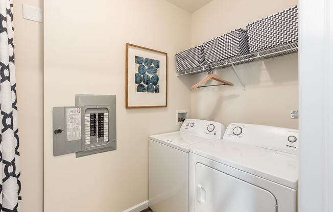 washer and dryer units in apartment