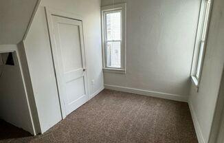 3 beds, 2 baths, $990