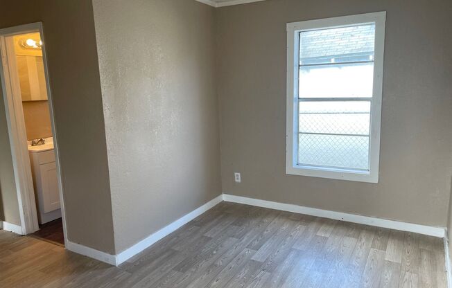 2 beds, 1 bath, $800