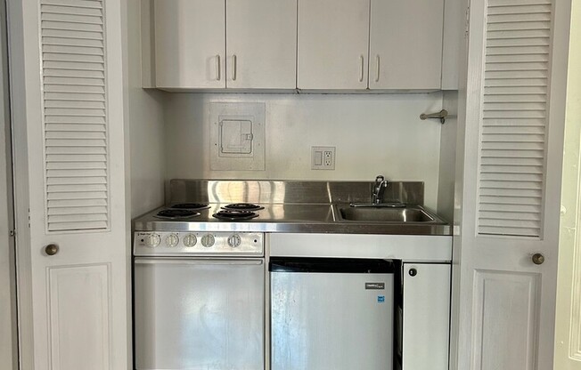 Studio, 1 bath, 300 sqft, $2,750, Unit 917