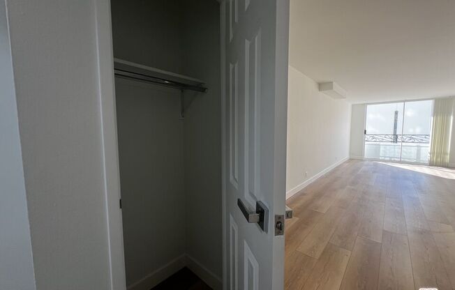 1 bed, 1.5 baths, 1,207 sqft, $4,195, Unit 506