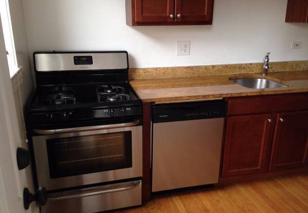 2 beds, 1 bath, $1,395, Unit 1621-2S