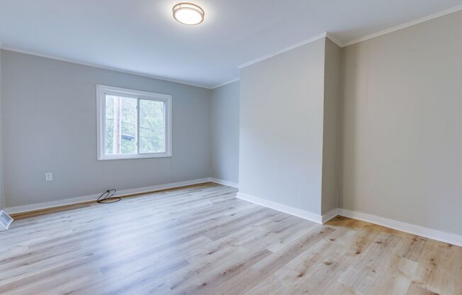2 Bedroom 1 Bathroom Single Family Home w/finished attic ! (Perry South Neighborhood)