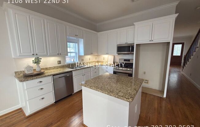 1108 W 22 ST