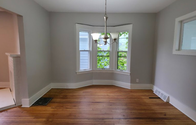 Newly remodeled 4 bedroom 1.5 bath single family home available in Cleveland Heights!