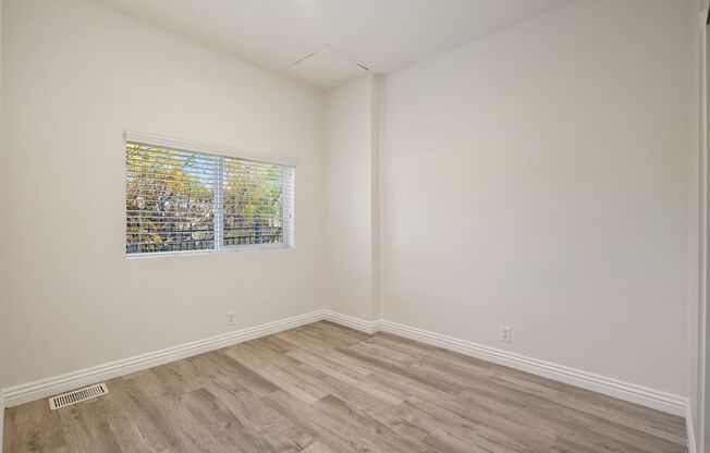 1 bed, 1 bath, 500 sqft, $2,100