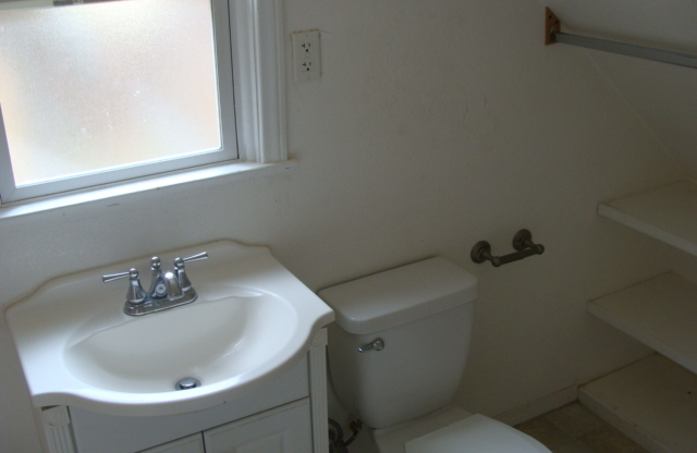 Studio, 1 bath, 200 sqft, $1,100