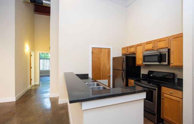 2 beds, 2 baths, 900 sqft, $1,840, Unit 108