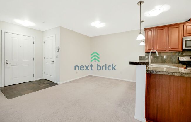 Charming 2 Bedroom 2 Bathroom Near Totem Lake Shopping Center!