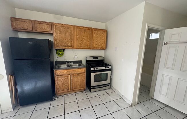 1 bed, 1 bath, 800 sqft, $1,200