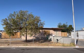 Henderson - 3 Bedrooms - 1 Baths - Corner Lot