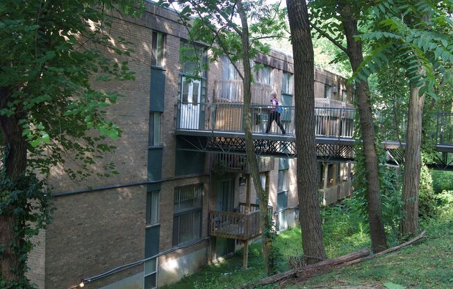 2 beds, 1 bath, 650 sqft, $1,095, Unit 3060-403