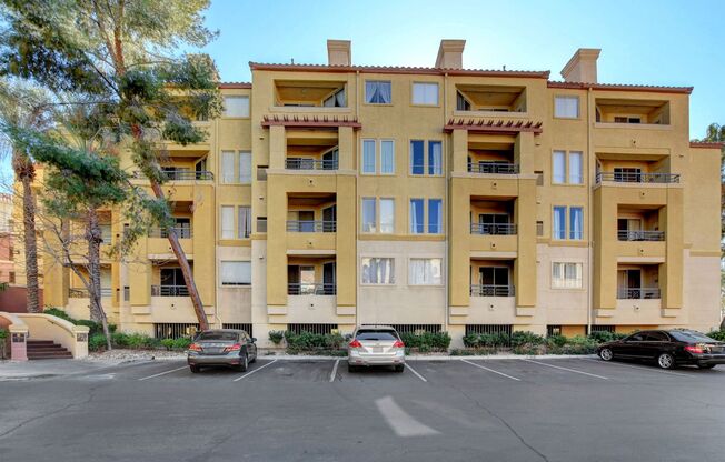 2 beds, 2 baths, $1,995, Unit # 124