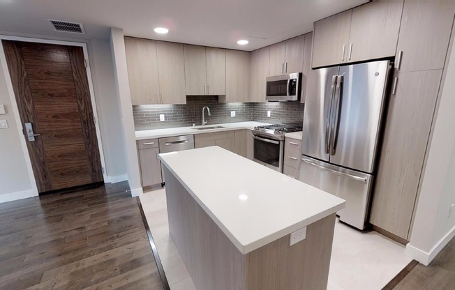 3 beds, 2 baths, 1,225 sqft, $5,950, Unit 204