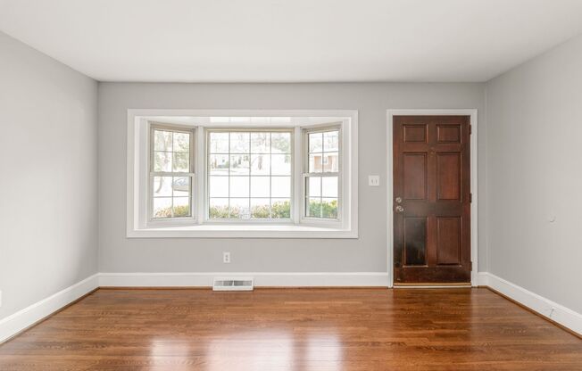 Cute 3-Bedroom Brick Ranch in Oakhurst!