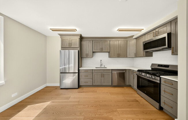 1 bed, 2.5 baths, 740 sqft, $5,800, Unit 4H