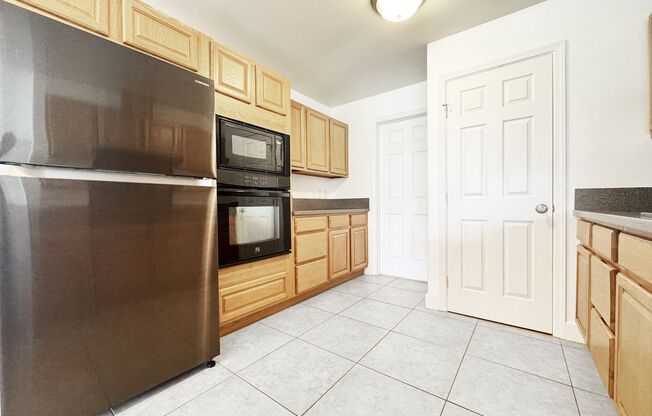 3 beds, 2 baths, $4,400