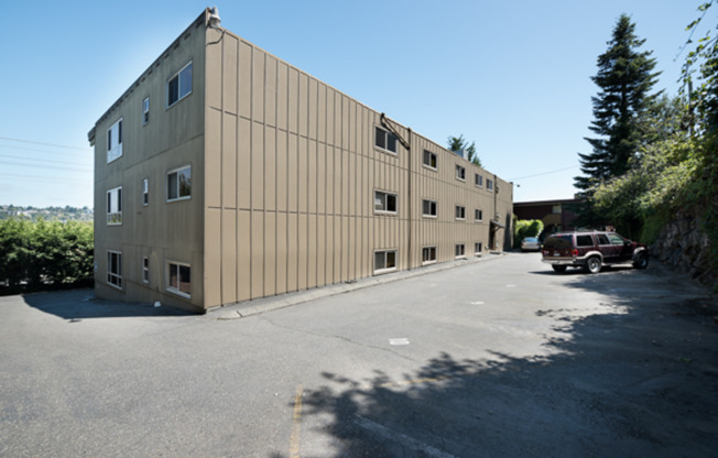 Enjoy Our Newly Reduced Rent This Spring!  Beautiful 1 bed 1  bath apartment in the heart of Seattle- Schedule a tour now!