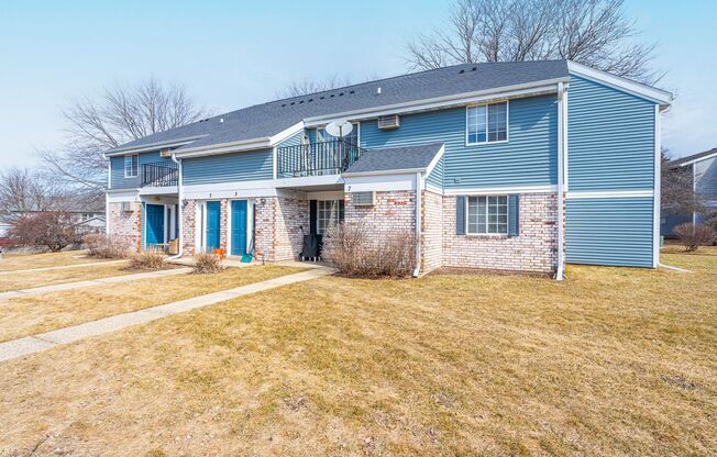 2 beds, 1 bath, 932 sqft, $1,499, Unit 13