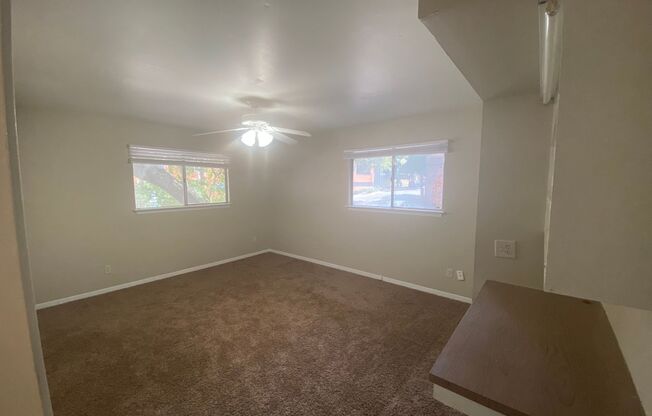 UT PRE-LEASE: West Campus 2 bed/1 bath fourplex unit,  Walk to UT, entertainment, restaurants, and more.