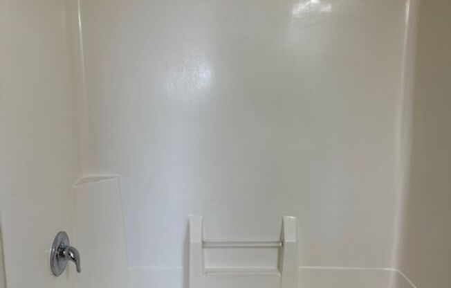 1 bed, 1 bath, 700 sqft, $1,220, Unit 401-317