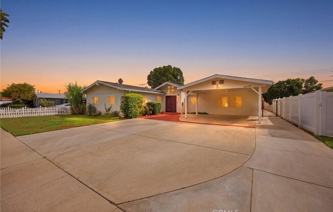 5 beds, 3.5 baths, 2,914 sqft, $5,500