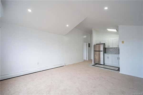 218 HOWE AVE