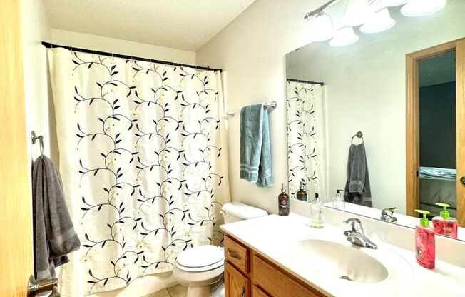 2 beds, 1.5 baths, $1,599