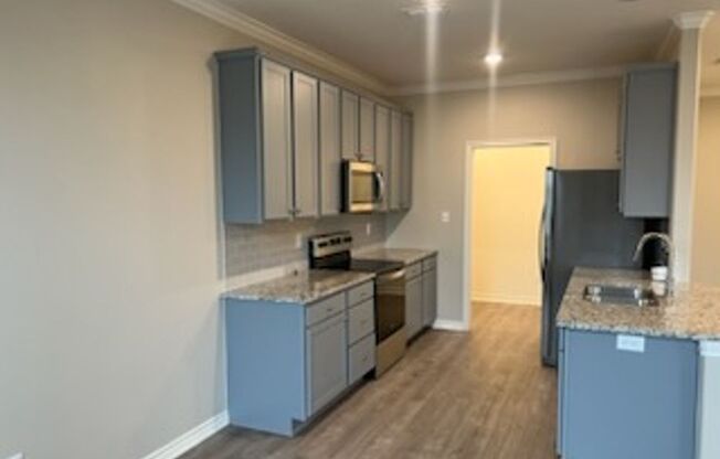 3 beds, 2 baths, $1,895, Unit 2644 Barbee Rd.