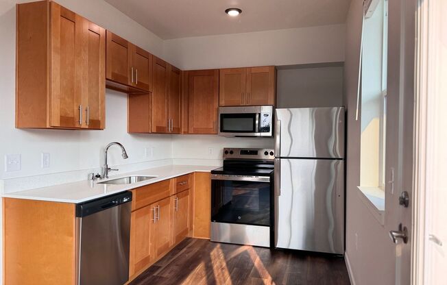 2 beds, 1 bath, 800 sqft, $1,599, Unit 23