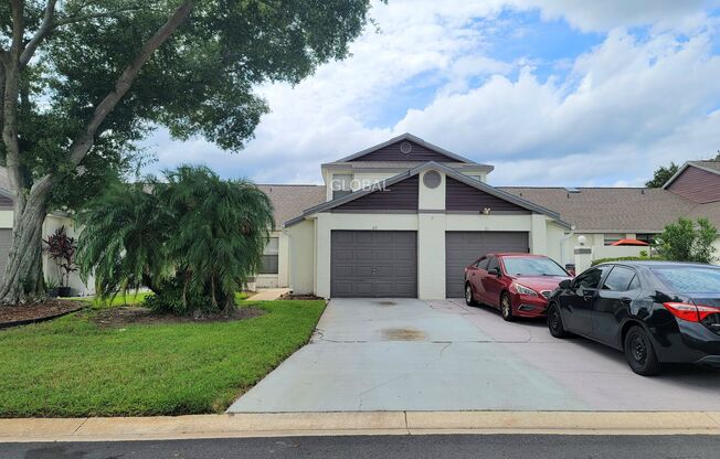 Spacious 3-Bed Townhome with 1st-Floor Main Bedroom within Lakepoint in Kissimmee
