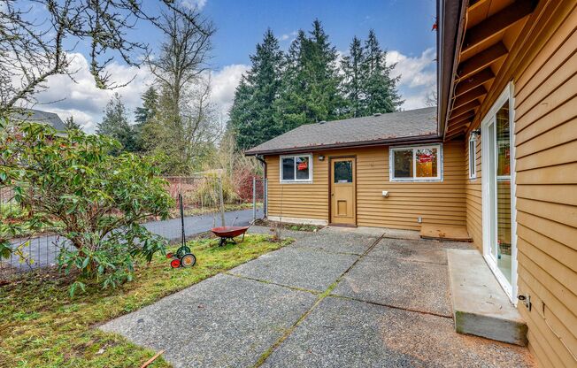 Rest of December Rent FREE - Newly remodeled Rambler Bainbridge Island