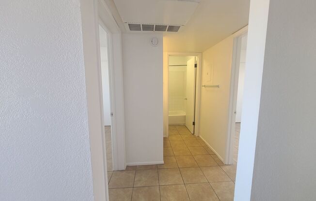 2 beds, 1 bath, 800 sqft, $1,095, Unit 240