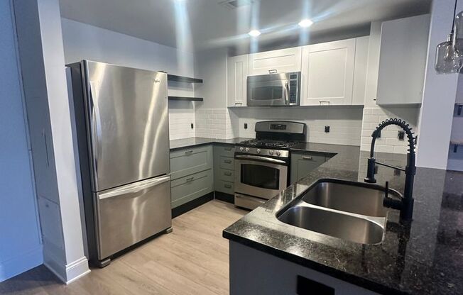 1 bed, 1 bath, $2,400, Unit # 518