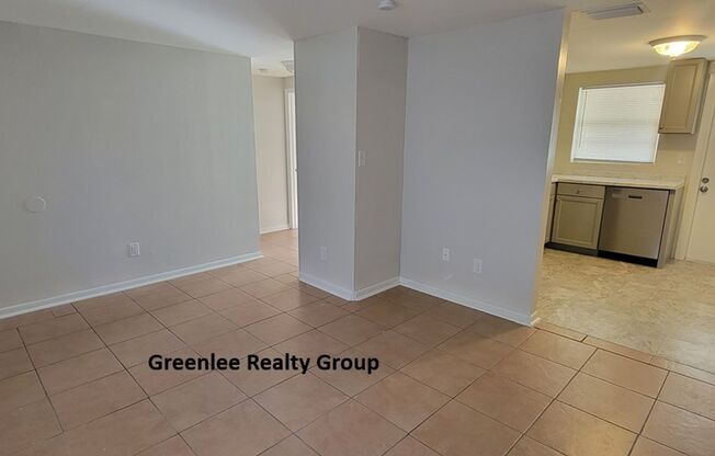 Updated 2 Bed/1Bath Duplex Apartment in beautiful Crystal River!