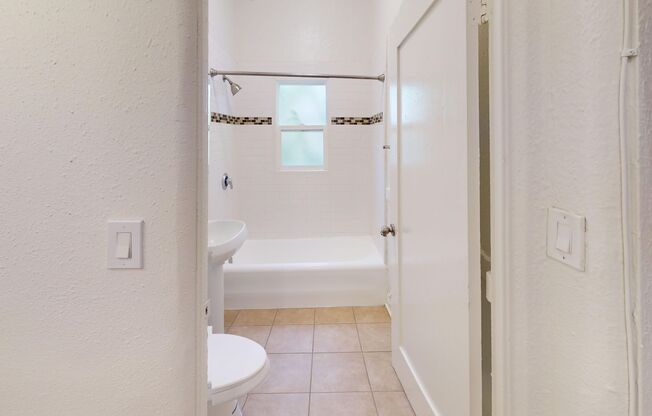 Studio, 1 bath, 400 sqft, $1,650, Unit 520-104