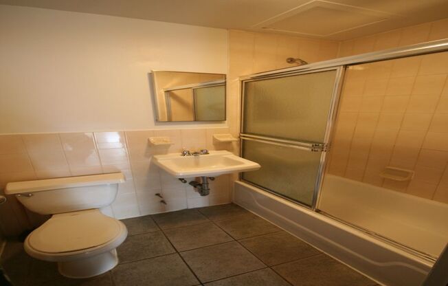 Studio, 1 bath, $2,590, Unit 404