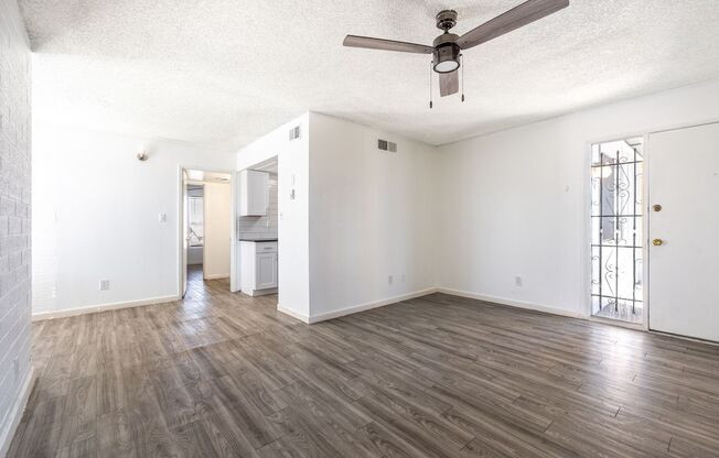2 beds, 1 bath, 780 sqft, $1,149, Unit 11502