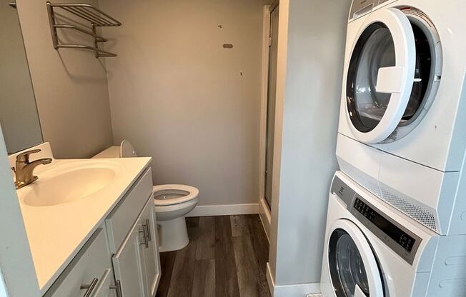 Studio, 1 bath, 360 sqft, $1,025, Unit 306