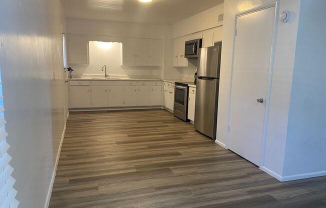 2 beds, 1 bath, 1,100 sqft, $1,650, Unit 02