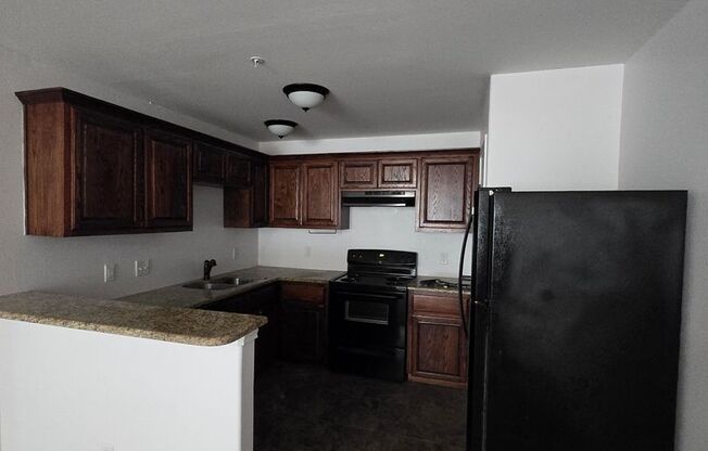 2 beds, 2 baths, 1,040 sqft, $1,100, Unit 605