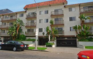 Hamel Granada Apartments..Gorgeous Apartment Available...CALL NOW!