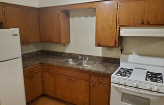 2 beds, 1 bath, $1,200, Unit '09