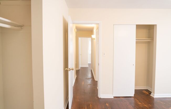 3 beds, 1 bath, 1,100 sqft, $1,600, Unit Apt #A