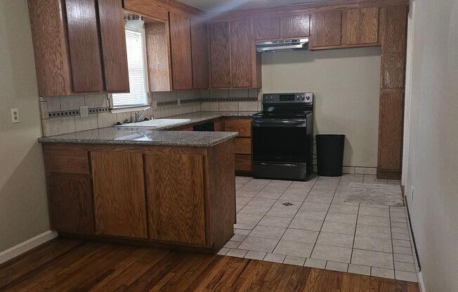 **MOVE IN SPECIAL** 1/2 OFF 1ST MONTH