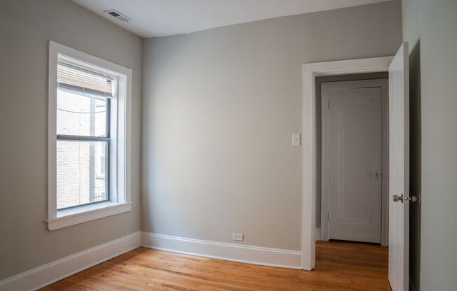 2 beds, 1 bath, 700 sqft, $1,825, Unit 3008-2S