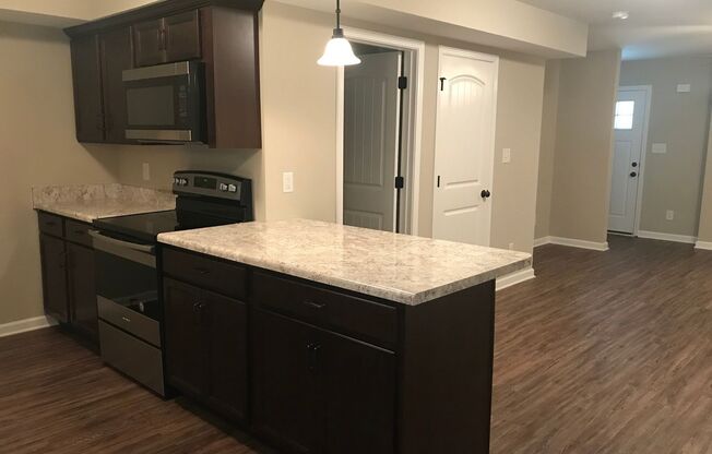 2 beds, 2.5 baths, 1,127 sqft, $1,250, Unit B