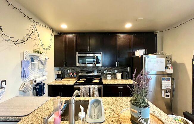 1 bed, 1 bath, $995, Unit 501