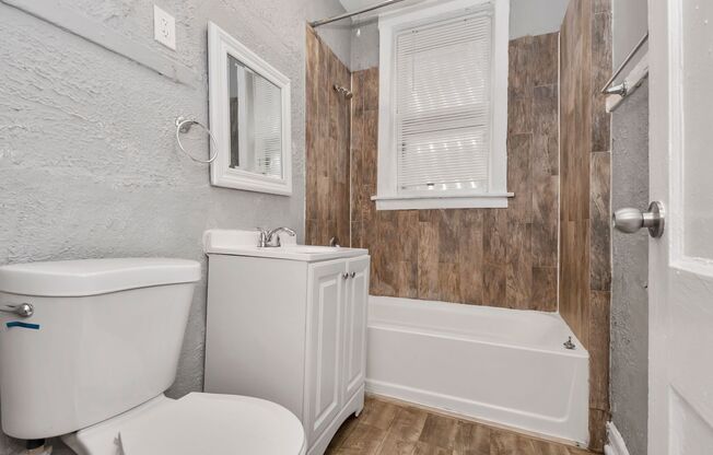 2 beds, 1 bath, 1,000 sqft, $1,554, Unit 4238 - 2W