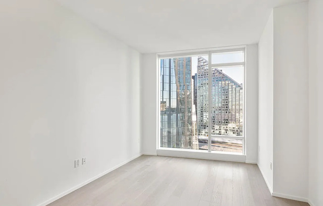 30 RIVERSIDE BLVD